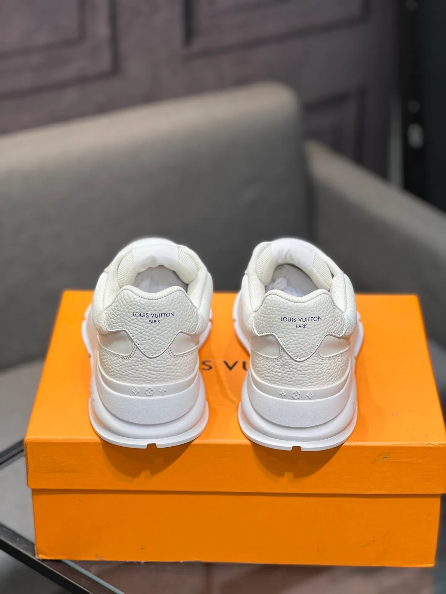 Men's shoes 💰640 LV | Louis Vuitton 2025𝐬𝐬 New spring and summer styles for couples, men's styles come out first. The counter features the latest casual shoes. Hard goods are new🆕 ❥Purchase level! Full of high-end feel! A popular model among bloggers at home and abroad, it’s retro and fashionable and looks amazing on your feet! Wear a lot of happiness! Mainly recommended model on the official website★ ▪️Upper: Original custom-made imported calfskin fabric ▪️Inner lining: breathable gauze imported from Italy ▪️Outsole: rubber foam ➕tpu high-end outsole ▪️Shoe size: 36-44 (customized for 45 and 46)